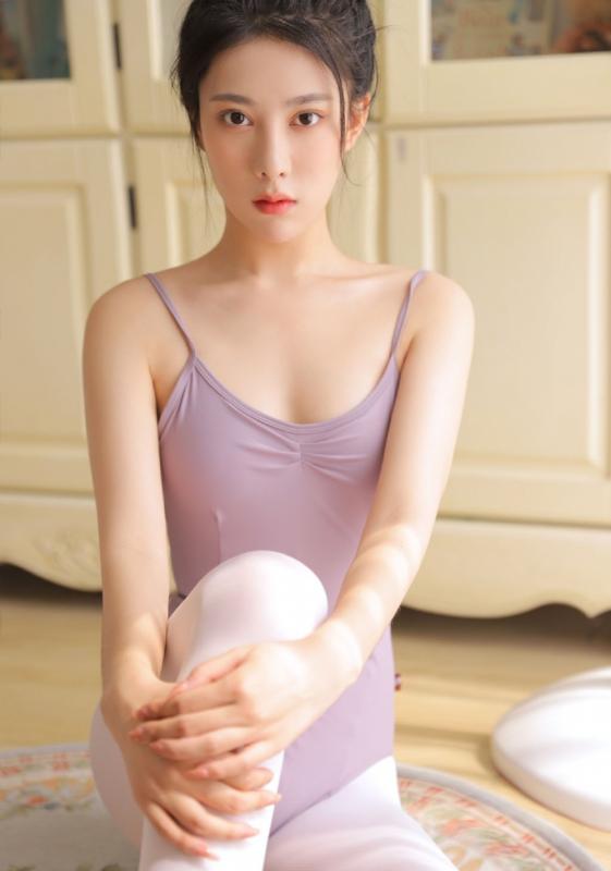 女人主动坐人腿上暗示什么意思